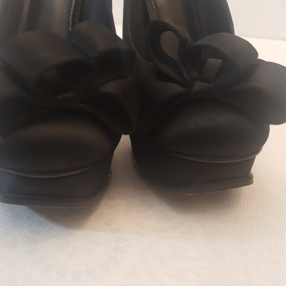 Vera Wang Lavender Black Zohar Slimback Pumps - Picture 7 of 8